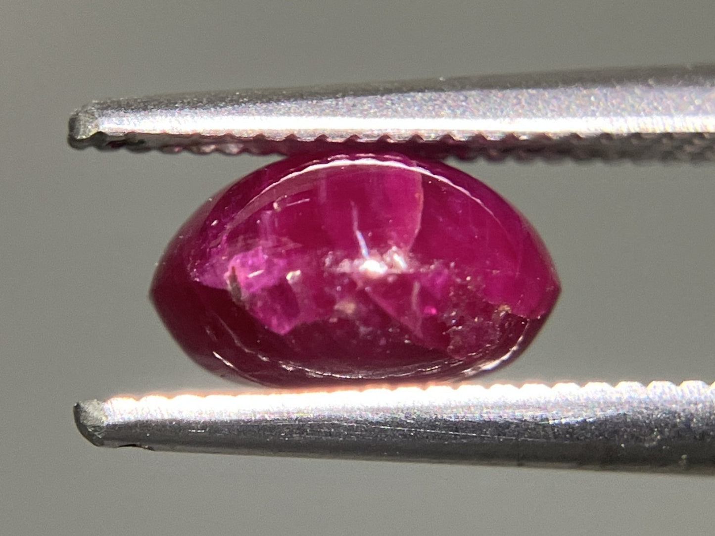 スタールビー 2.905ct 宝石ソーティング付き 7.8㎜×7.2㎜×4.7㎜ ルース（ 裸石 ） 3288YY