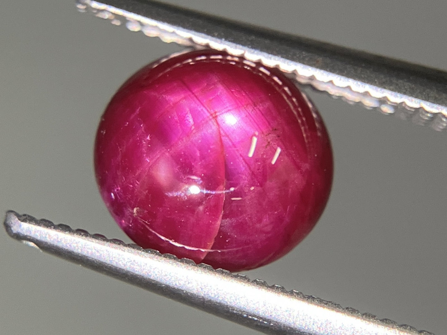 スタールビー 2.905ct 宝石ソーティング付き 7.8㎜×7.2㎜×4.7㎜ ルース（ 裸石 ） 3288YY