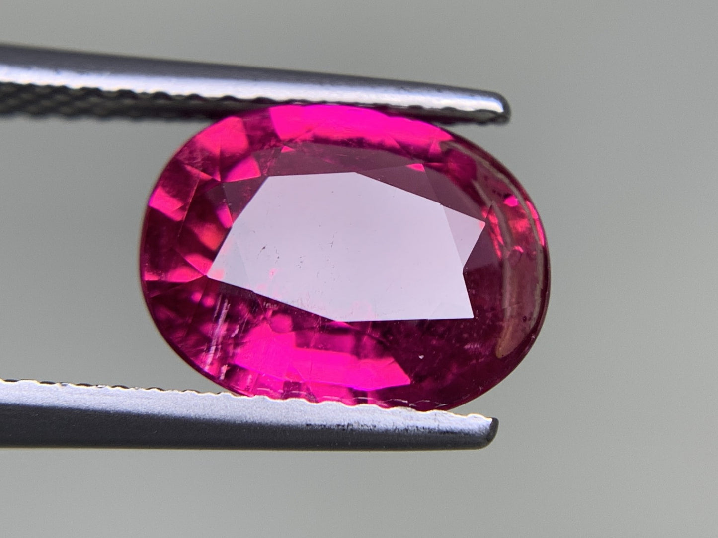ルベライト 2.723ct 宝石ソーティング付き  10.2㎜×8.1㎜×4.7㎜  ルース（ 裸石 ） 3579Y