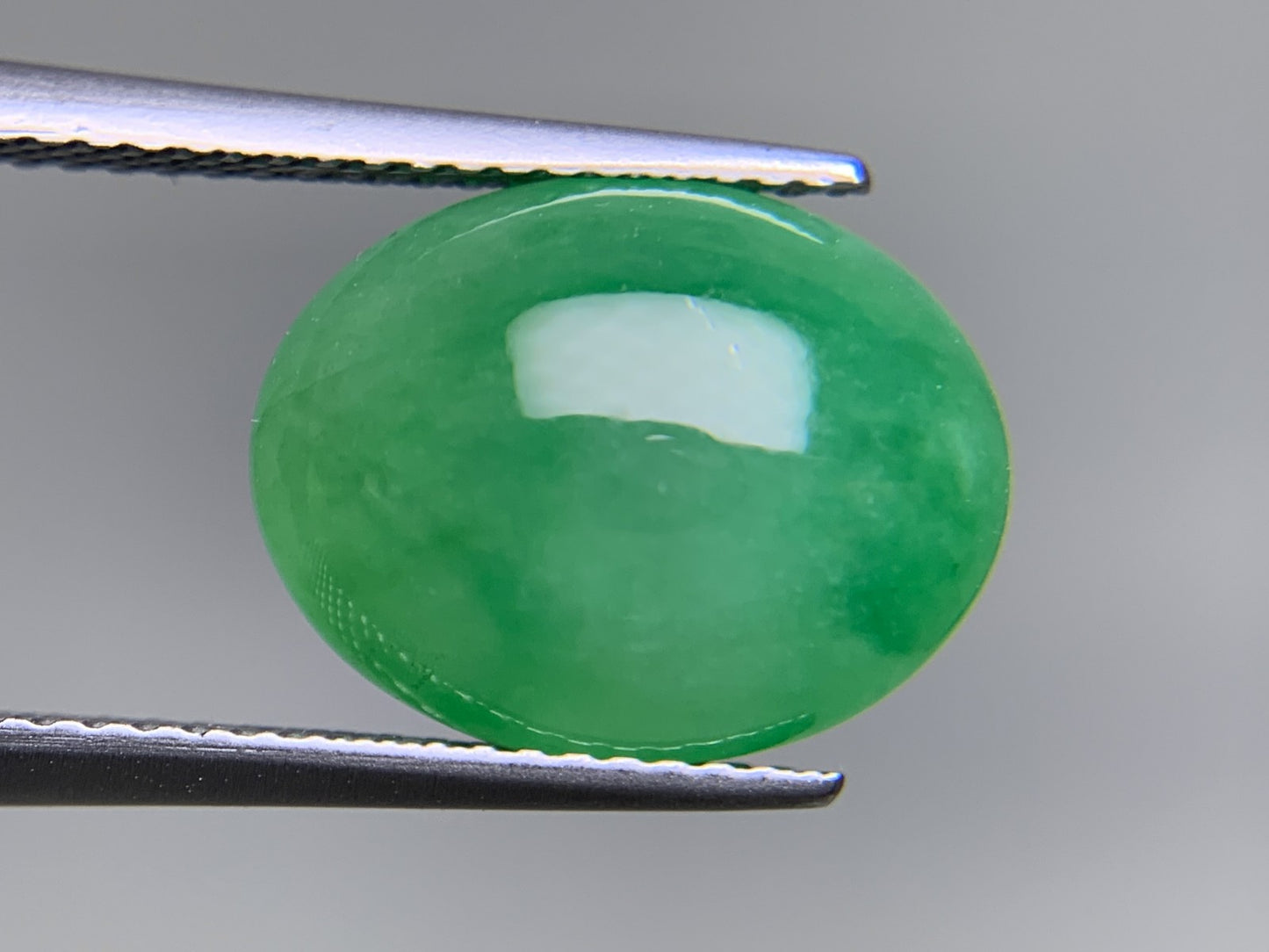 ヒスイ 翡翠 天然  7.144ct  中央宝石ソーティング付き  14.0㎜×10.9㎜×5.7㎜  ルース（ 裸石 ） 6063Y