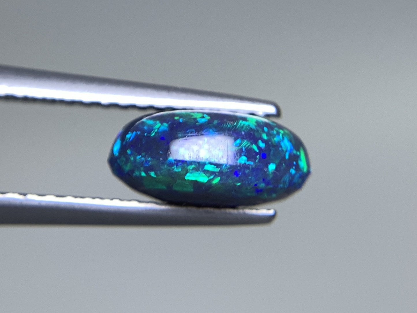 ブラックオパール  天然  1.945ct  中央宝石ソーティング付き  9.5㎜×7.6㎜×4.3㎜   天然 ルース（ 裸石 ） 5210Y