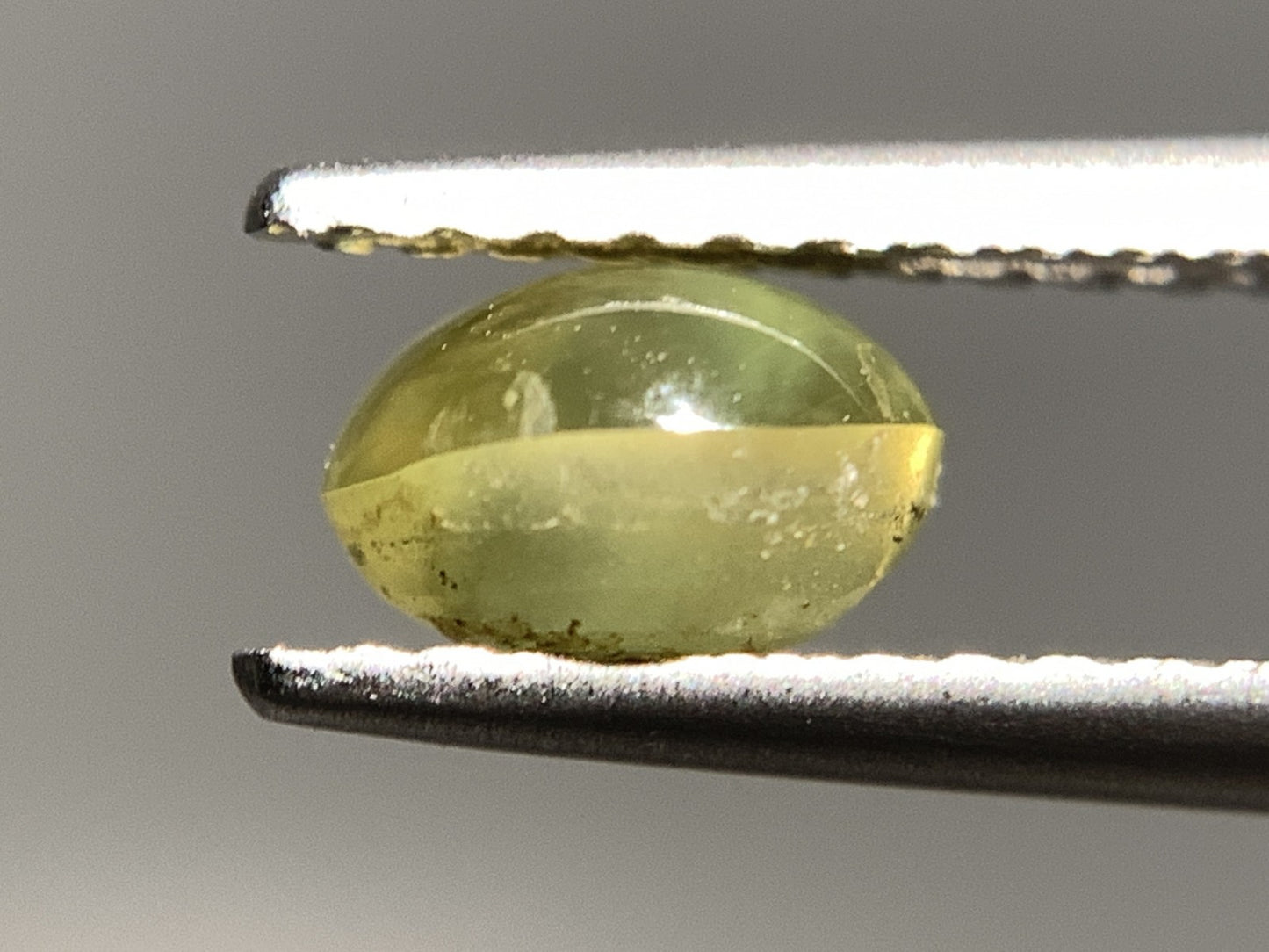 クリソベリルキャッツアイ 天然 1.098ct 宝石ソーティング付き 5.9㎜×5.2㎜×3.6㎜ ルース（ 裸石 ） 7026Y