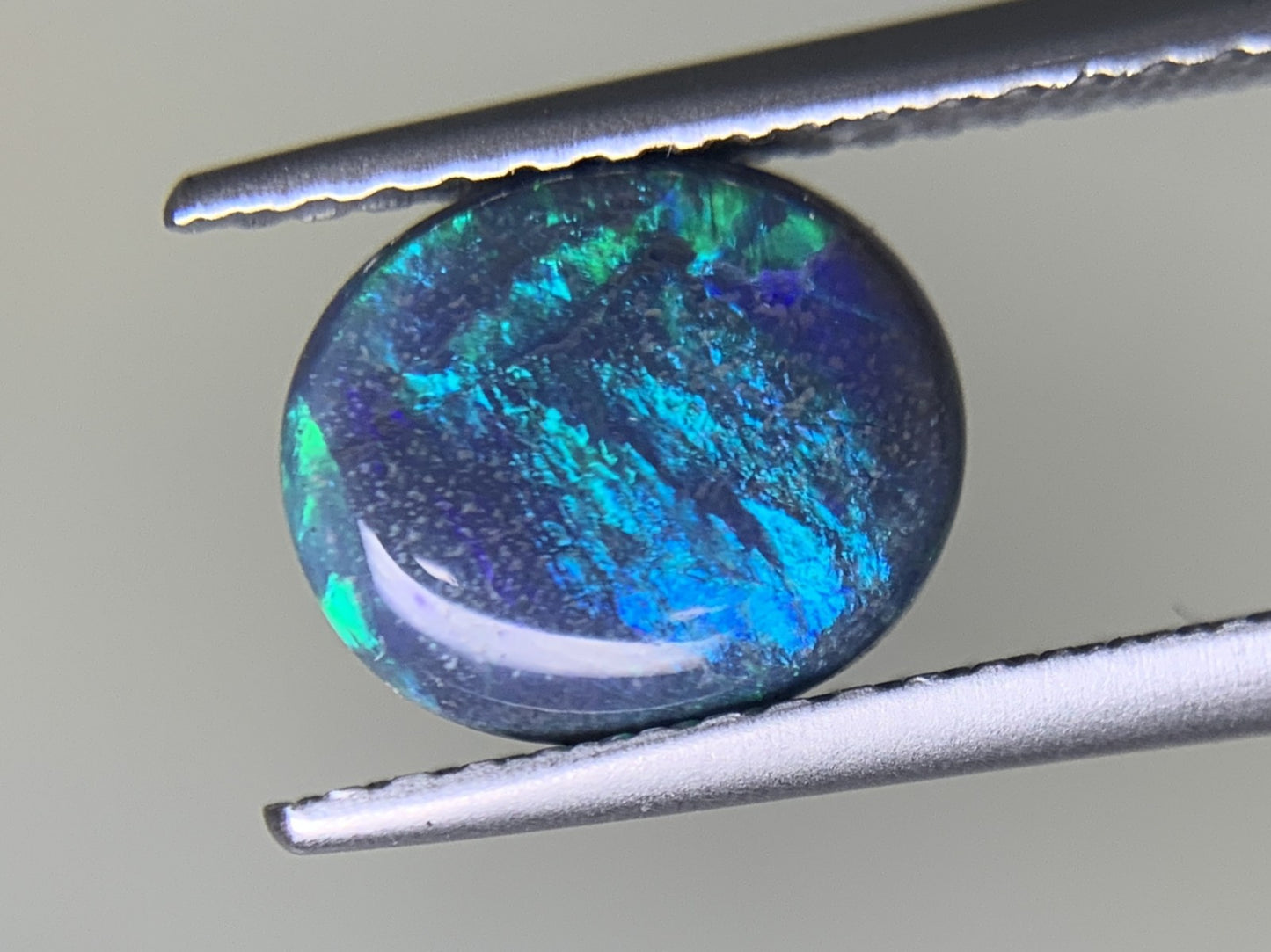 ブラックオパール 1.372ct  宝石ソーティング付き  8.5㎜×7.2㎜×3.4㎜  ルース（ 裸石 ） 2113Y