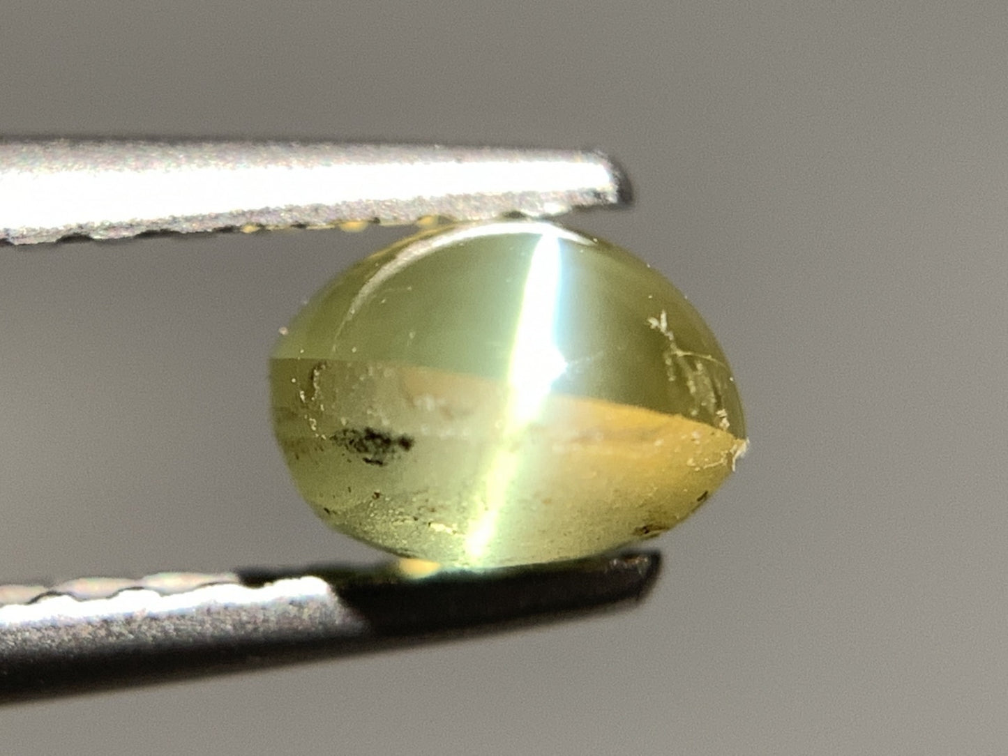 クリソベリルキャッツアイ 天然 1.098ct 宝石ソーティング付き 5.9㎜×5.2㎜×3.6㎜ ルース（ 裸石 ） 7026Y