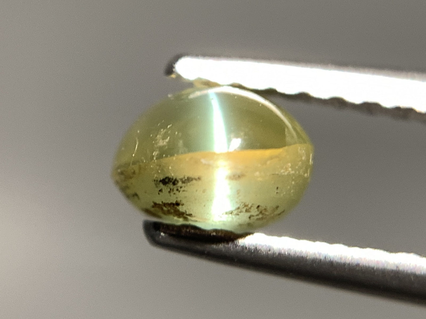 クリソベリルキャッツアイ 天然 1.098ct 宝石ソーティング付き 5.9㎜×5.2㎜×3.6㎜ ルース（ 裸石 ） 7026Y