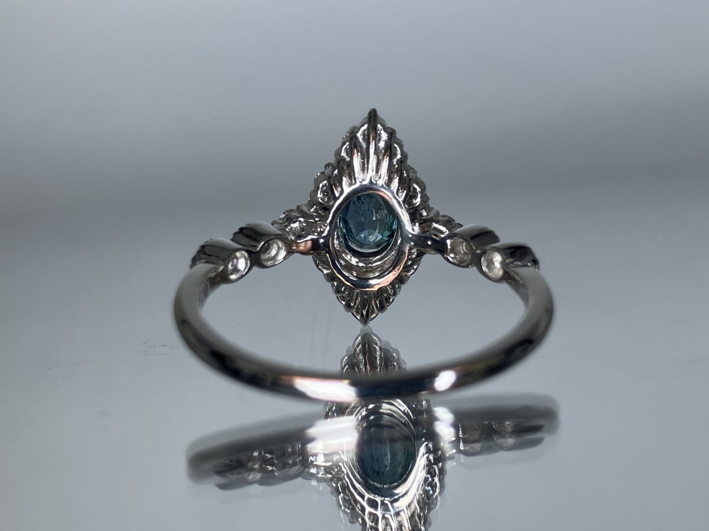 アレキサンドライト 0.58ct ブラジル産 Brazil GIA鑑別書 D0.31ct PT900 4.3g 指輪 （JP14号） サイズ直し無料 7529S