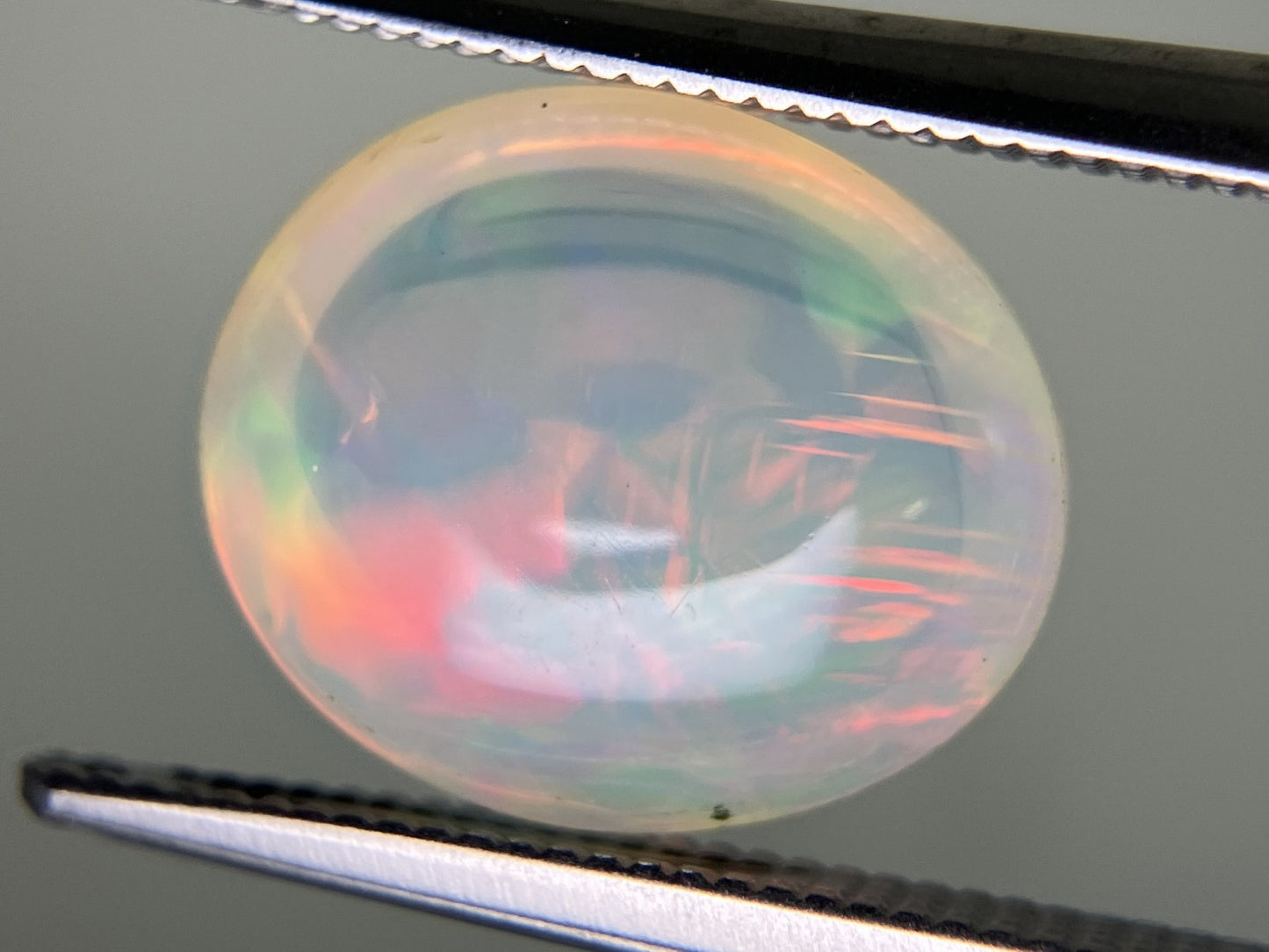 オパール 4.305ct 宝石ソーティング付き 12.0㎜×10.3㎜×7.3㎜ ルース（ 裸石 ） 3356YY