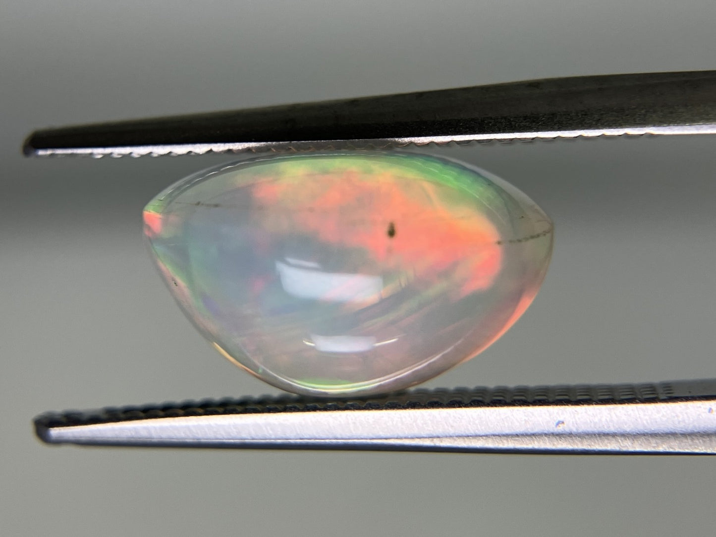 オパール 4.305ct 宝石ソーティング付き 12.0㎜×10.3㎜×7.3㎜ ルース（ 裸石 ） 3356YY