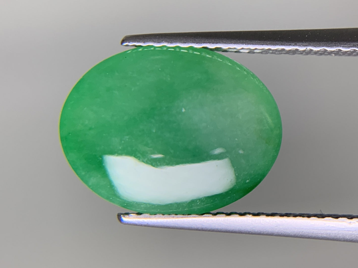 ヒスイ 翡翠 天然  7.144ct  中央宝石ソーティング付き  14.0㎜×10.9㎜×5.7㎜  ルース（ 裸石 ） 6063Y