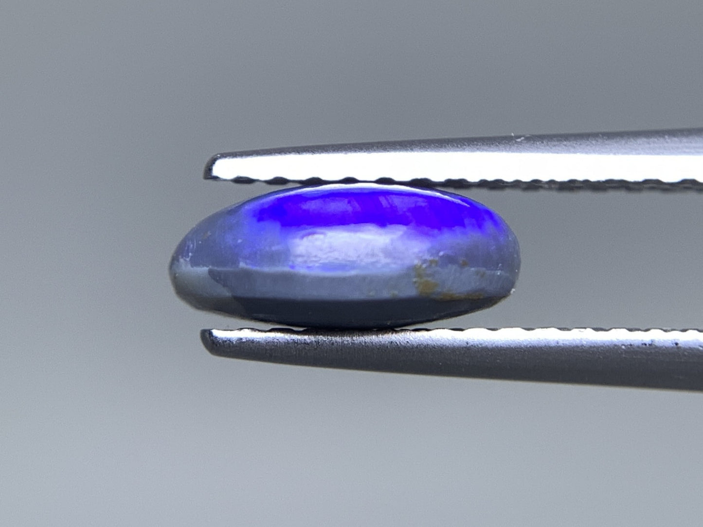 ブラックオパール  天然  1.266ct  中央宝石ソーティング付き  8.6㎜×6.6㎜×3.6㎜   天然 ルース（ 裸石 ） 5249Y