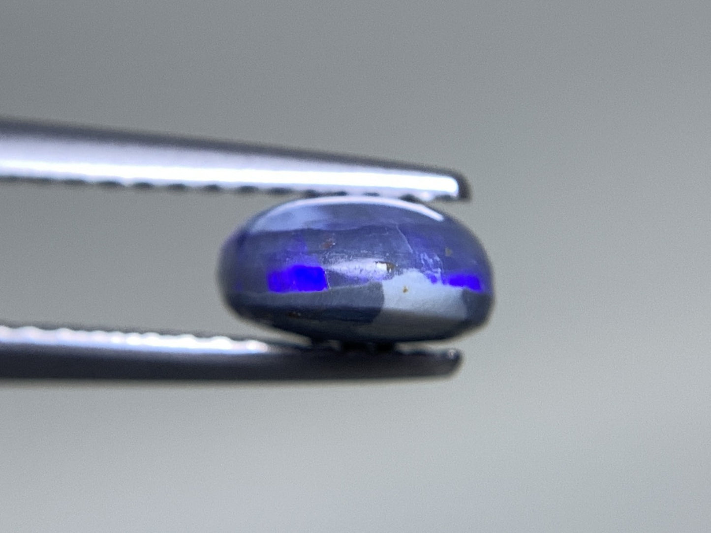 ブラックオパール  天然  1.266ct  中央宝石ソーティング付き  8.6㎜×6.6㎜×3.6㎜   天然 ルース（ 裸石 ） 5249Y
