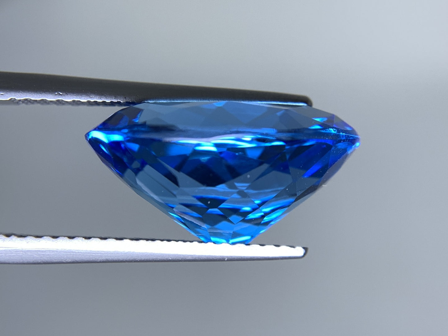 ブルートパーズ 天然 11.254ct 宝石ソーティング付き 15.9㎜×11.9㎜×8.1㎜ ルース（ 裸石 ） 6990Y