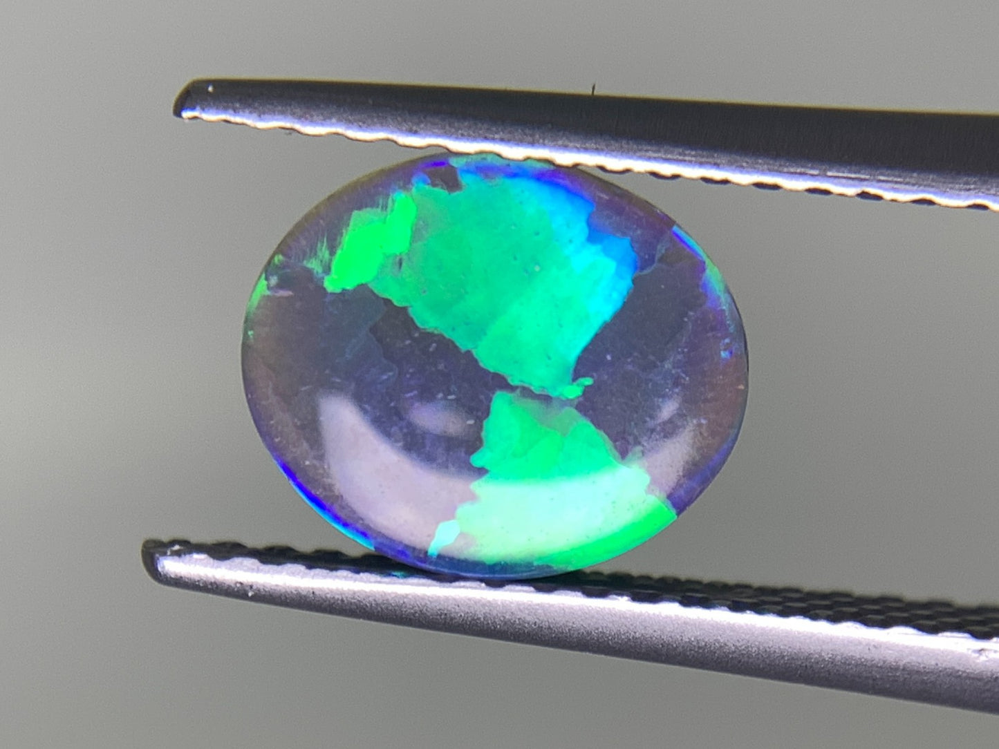ブラックオパール  1.341ct  宝石ソーティング付き  8.6㎜×7.3㎜×3.1㎜  ルース（ 裸石 ） 3069Y