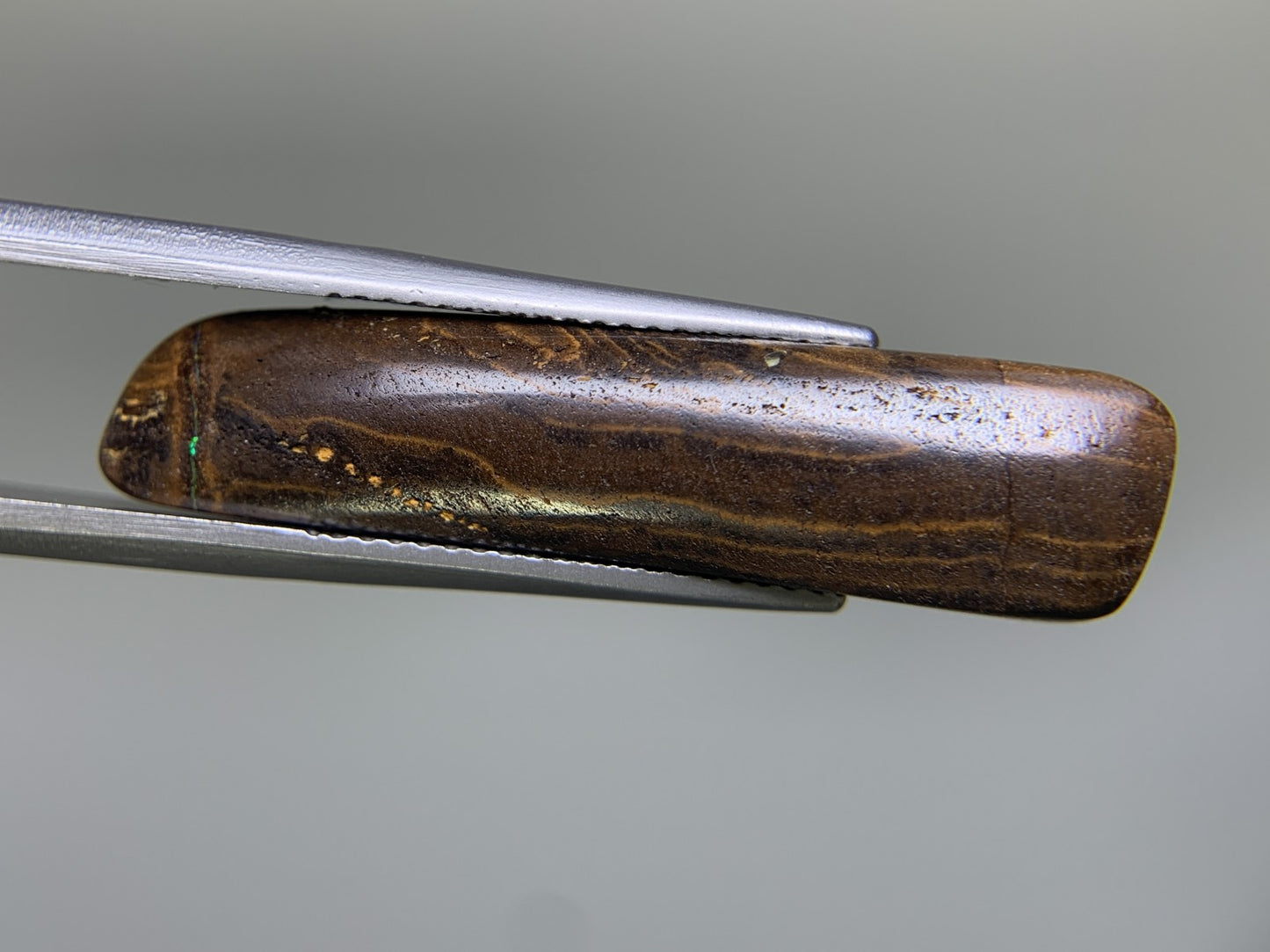 ボルダーオパール 9.533ct  宝石ソーティング付き  32.0㎜×7.7㎜×4.0㎜  ルース（ 裸石 ） 2120Y