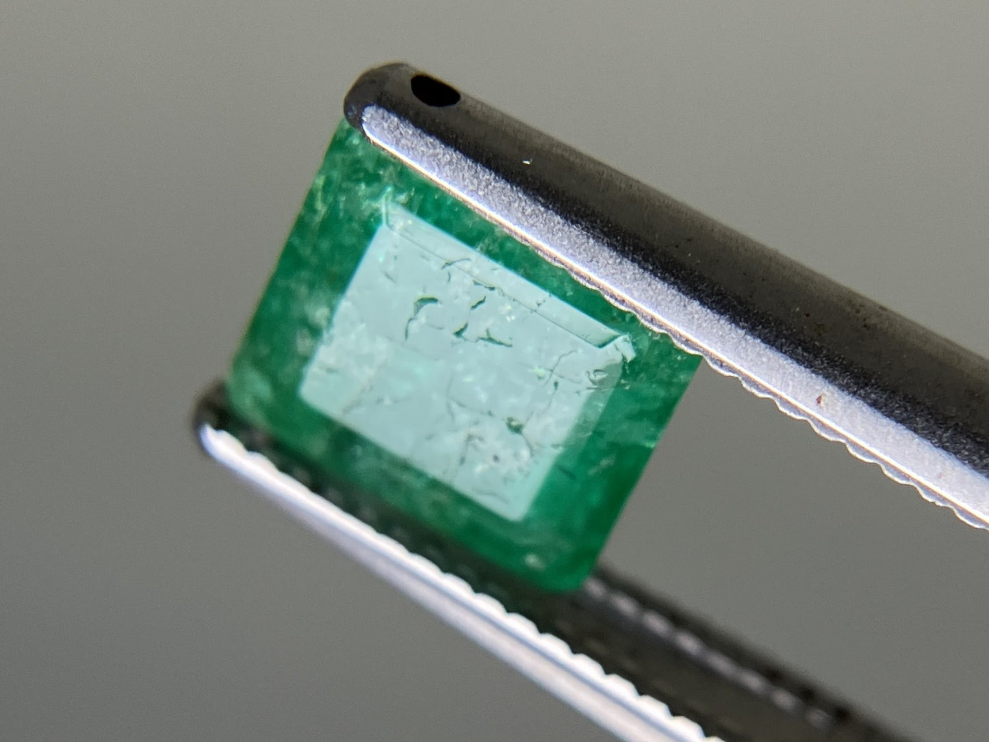 エメラルド 1.253ct  宝石ソーティング付き  6.5㎜×6.0㎜×3.9㎜  天然 ルース（ 裸石 ） 4969YY