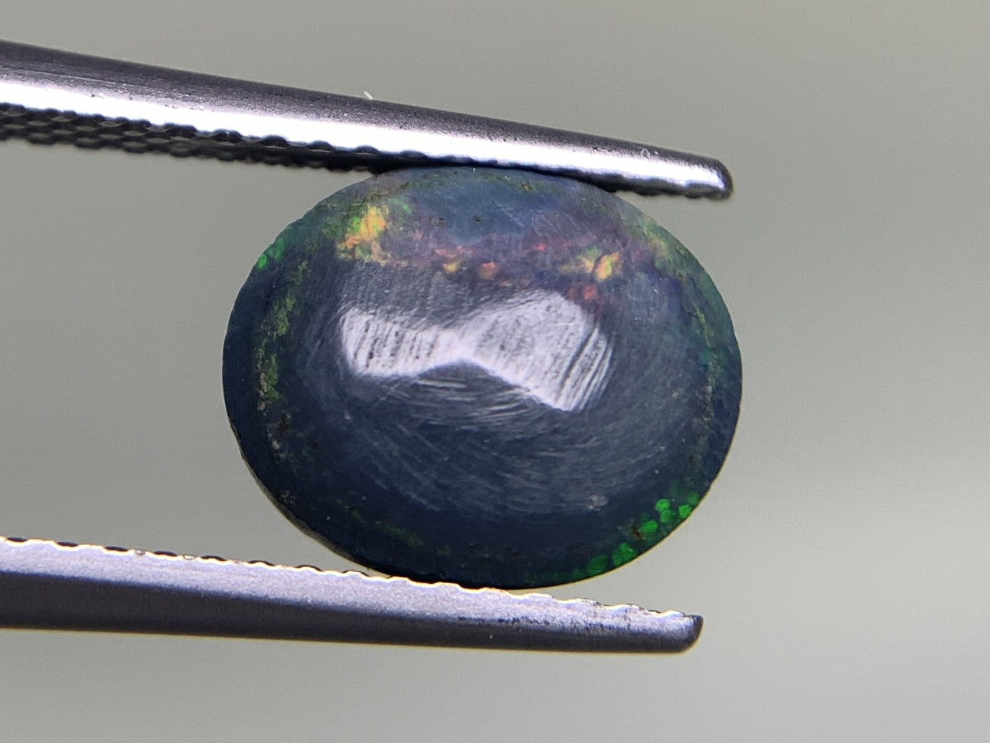 ブラックオパール　 1.927ct 宝石ソーティング付き  9.6㎜×8.2㎜×4.1㎜  ルース（ 裸石 ） 3068Y