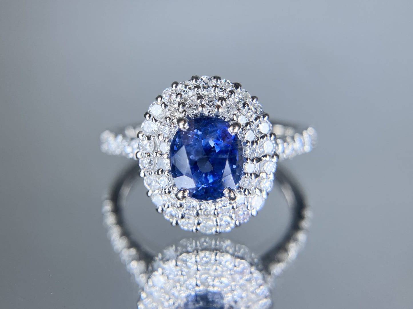 サファイア 1.70ct コンフラワーブルー Cornflower blue AIGS鑑別書 D0.72ct PT900 5.2g 指輪 （JP13号） サイズ直し無料 7333S