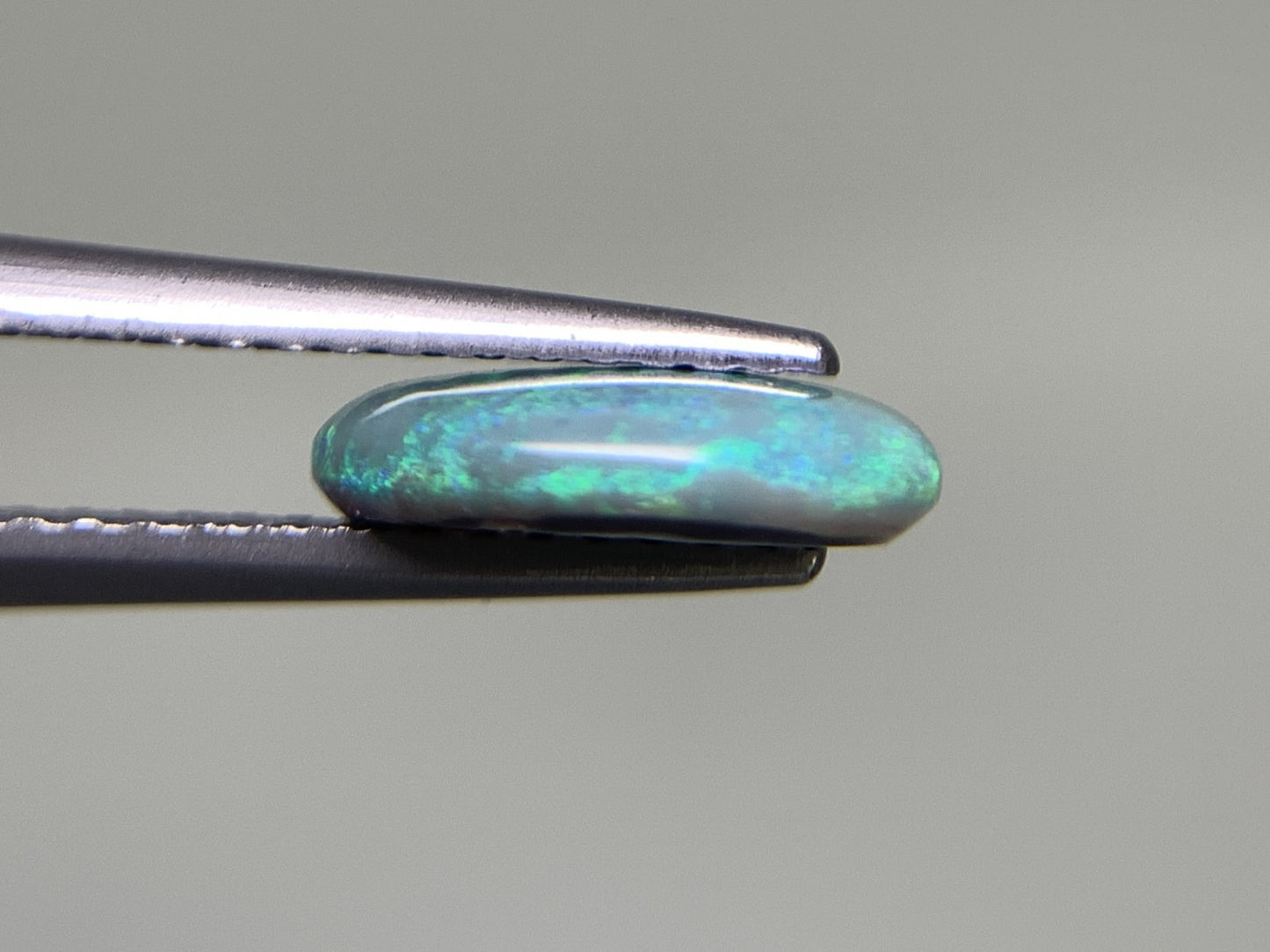 ブラックオパール 1.238ct 宝石ソーティング付き 9.7㎜×7.7㎜×2.5㎜ ルース（ 裸石 ） 3130Y
