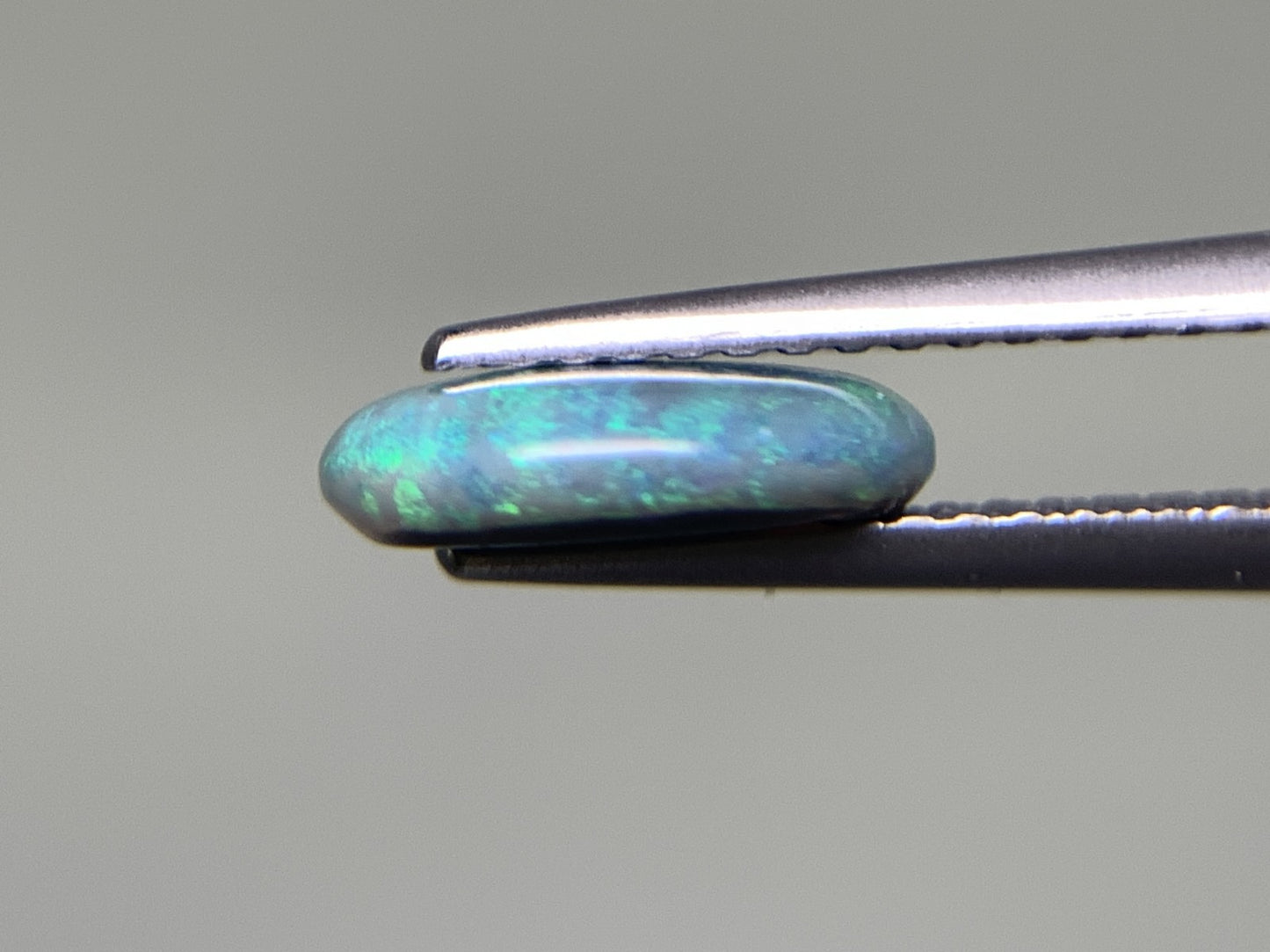ブラックオパール 1.238ct 宝石ソーティング付き 9.7㎜×7.7㎜×2.5㎜ ルース（ 裸石 ） 3130Y