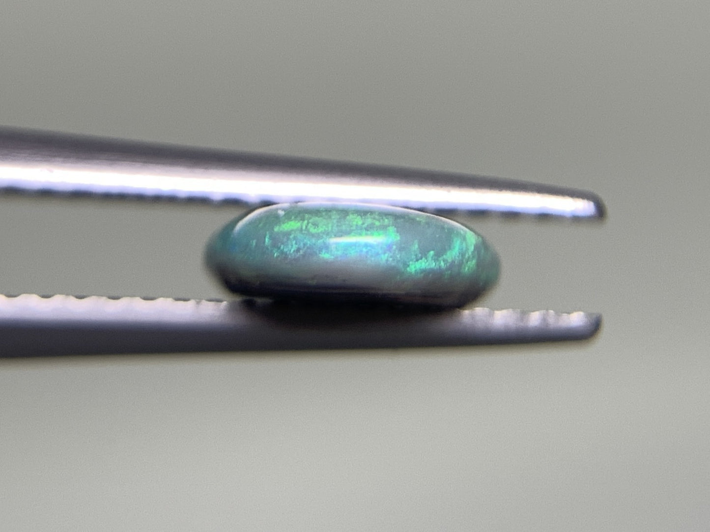 ブラックオパール 1.238ct 宝石ソーティング付き 9.7㎜×7.7㎜×2.5㎜ ルース（ 裸石 ） 3130Y