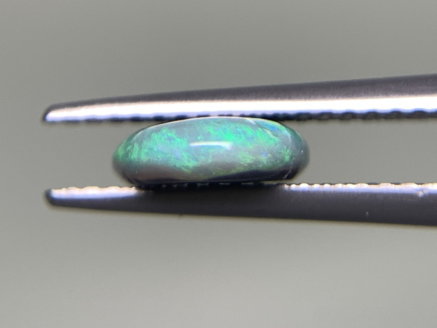 ブラックオパール 1.238ct 宝石ソーティング付き 9.7㎜×7.7㎜×2.5㎜ ルース（ 裸石 ） 3130Y