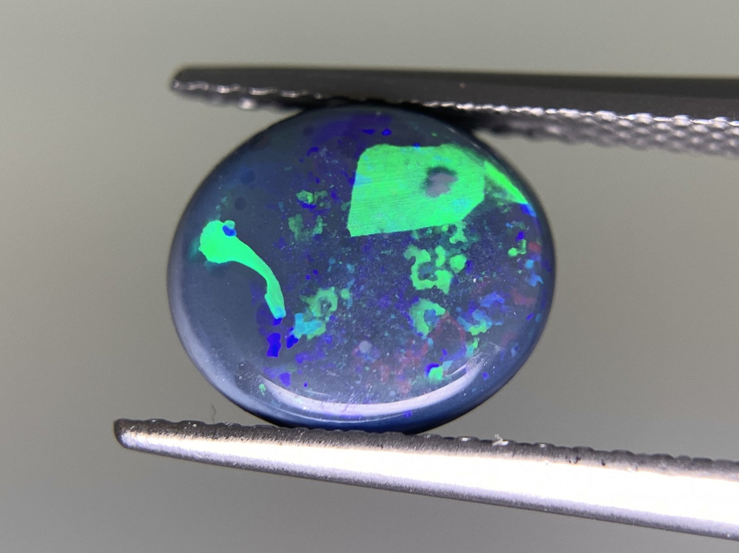 ブラックオパール 1.701ct 宝石ソーティング付き 9.3㎜×8.2㎜×3.3㎜ ルース（ 裸石 ） 3126Y