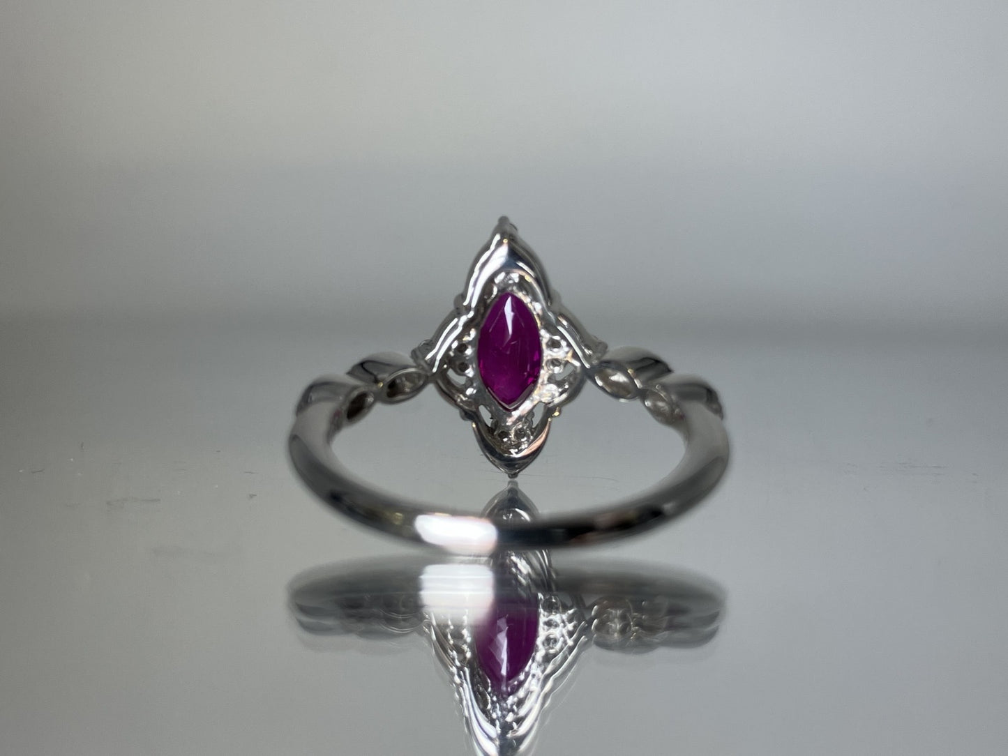 ルビー 1.03ct ミャンマー産 Myanmar　Pigeon blood AIGS鑑別書 D0.31ct PT900 4.1g 指輪 （JP11号） サイズ直し無料 7351S