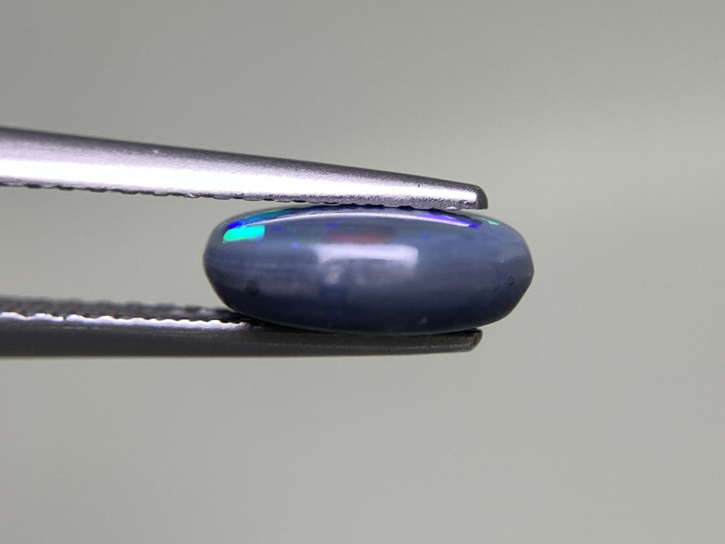 ブラックオパール 1.701ct 宝石ソーティング付き 9.3㎜×8.2㎜×3.3㎜ ルース（ 裸石 ） 3126Y