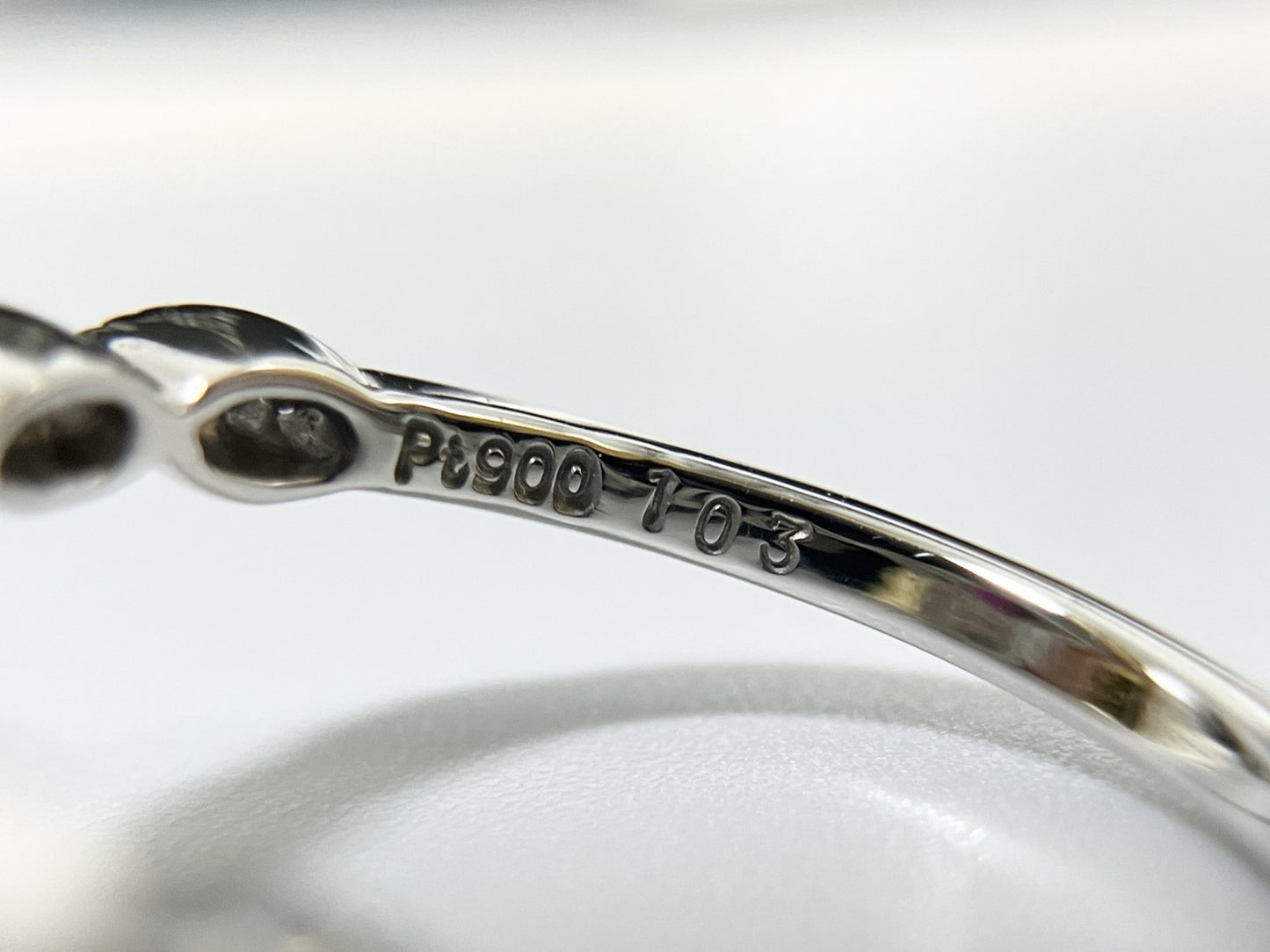 ルビー 1.03ct ミャンマー産 Myanmar　Pigeon blood AIGS鑑別書 D0.31ct PT900 4.1g 指輪 （JP11号） サイズ直し無料 7351S