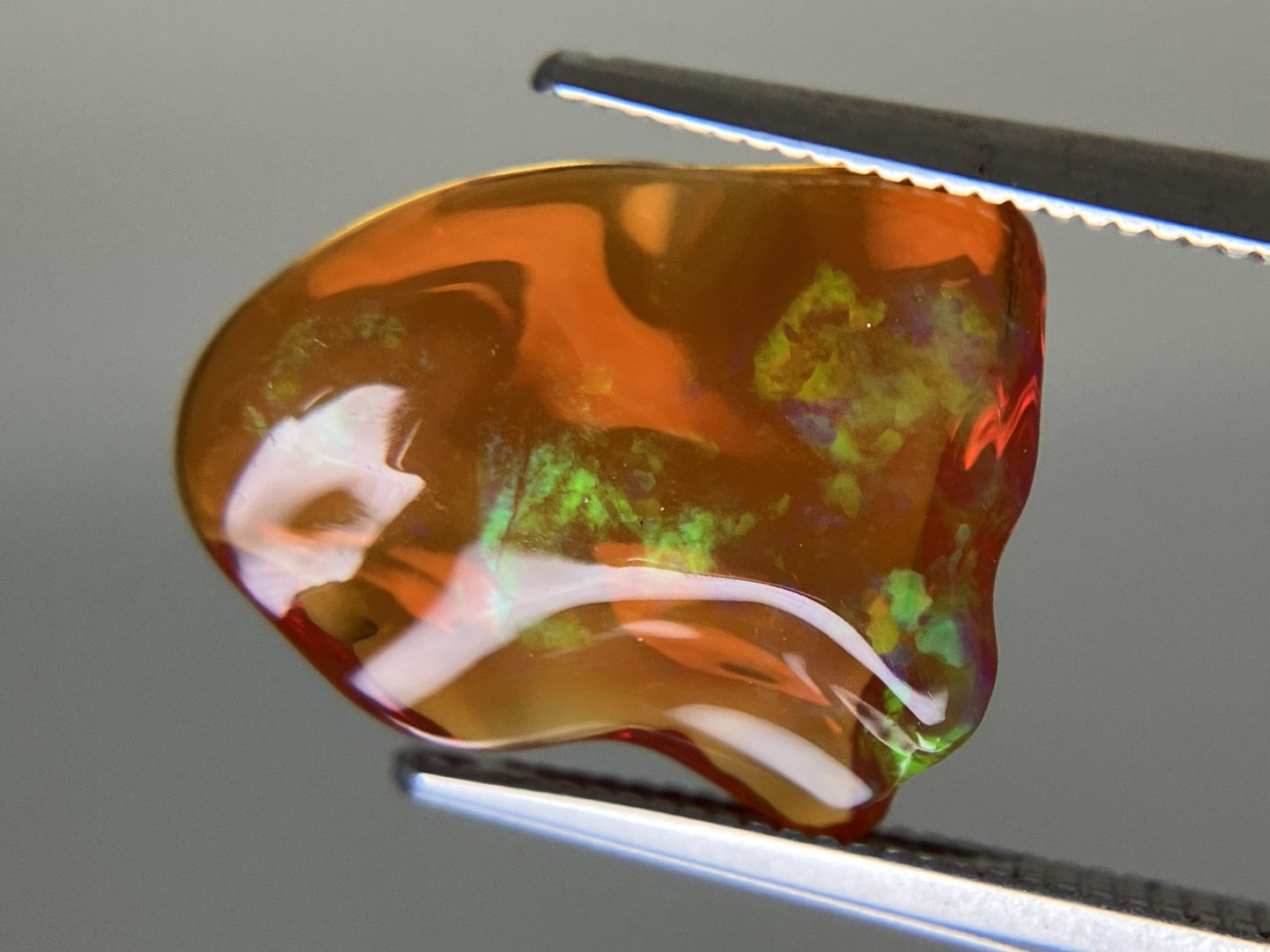 ファイアオパール 3.690ct 中央宝石ソーティング付き 14.9㎜×11.9㎜×4.1㎜ 天然 ルース（ 裸石 ） 4932YY