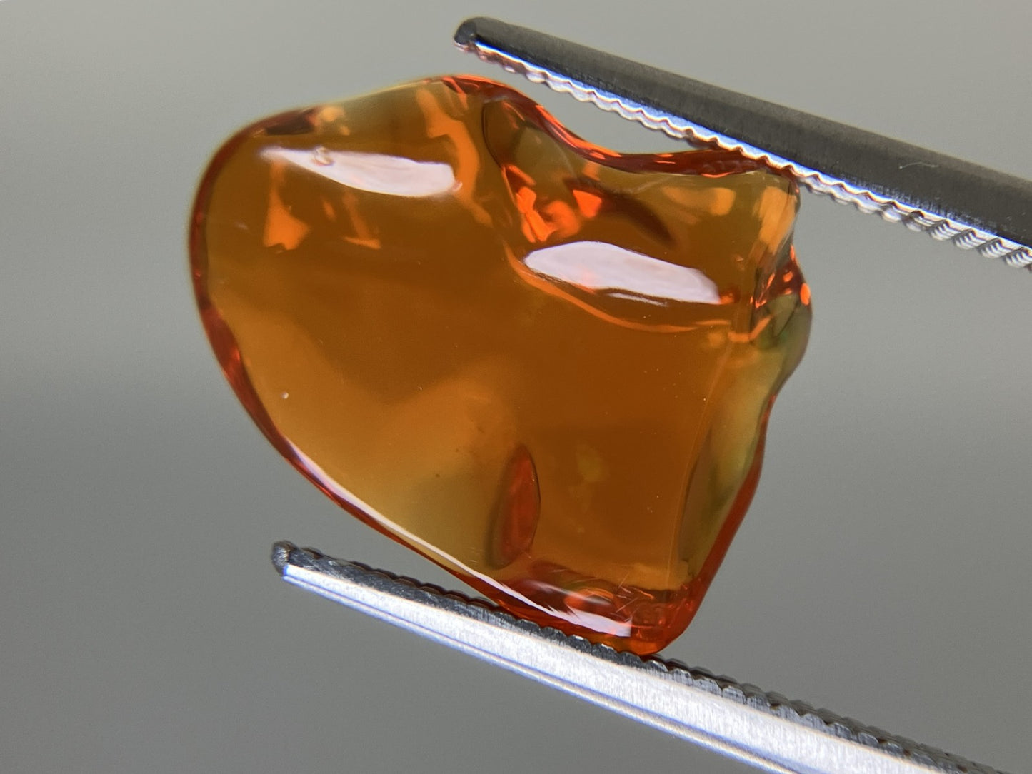 ファイアオパール 3.690ct 中央宝石ソーティング付き 14.9㎜×11.9㎜×4.1㎜ 天然 ルース（ 裸石 ） 4932YY
