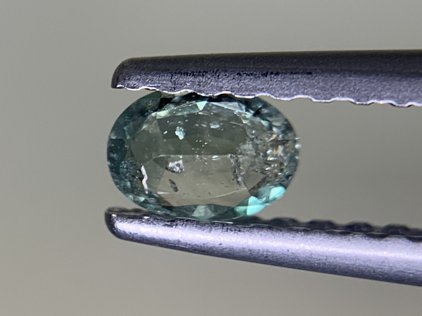 アレキサンドライト 0.183ct 中央宝石ソーティング付き 4.37㎜×3.16㎜×1.71㎜ ルース（ 裸石 ） 3796Y