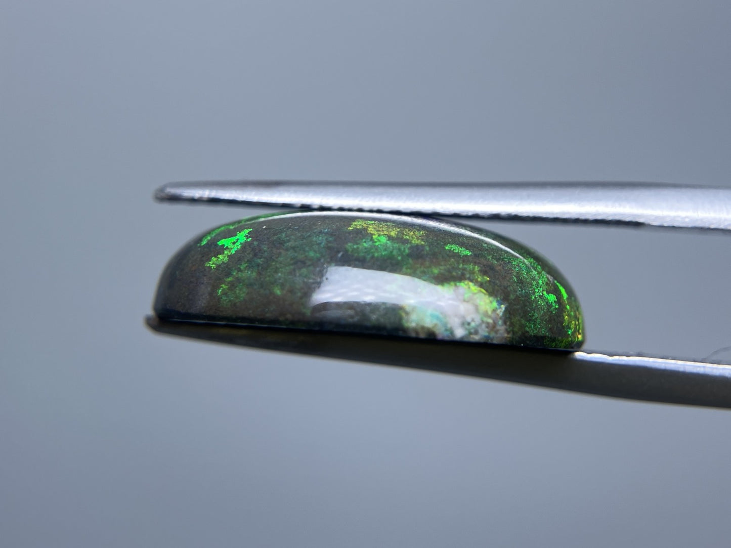 オパール（炭化処理） 8.0ct 宝石ソーティング付き 18.2㎜×14.1㎜×5.0㎜ ルース（ 裸石 ） 3528S