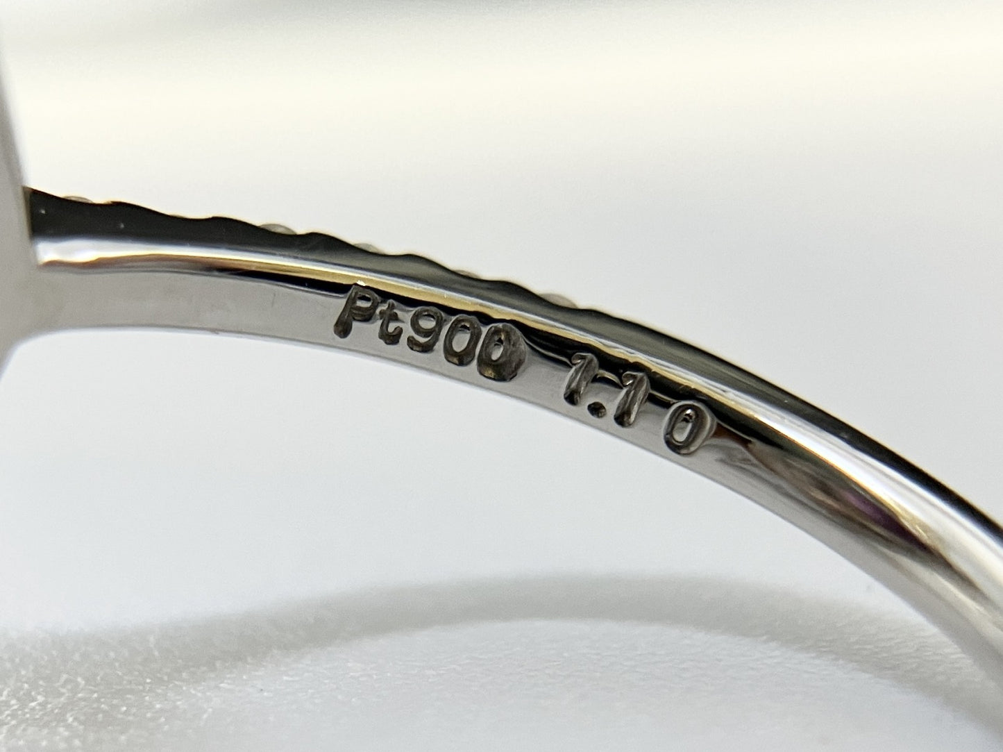 サファイア 1.10ct 非加熱 NoHeat GIA鑑別書 D0.42ct PT900 4.9g 指輪 （JP12号） サイズ直し無料 8113S