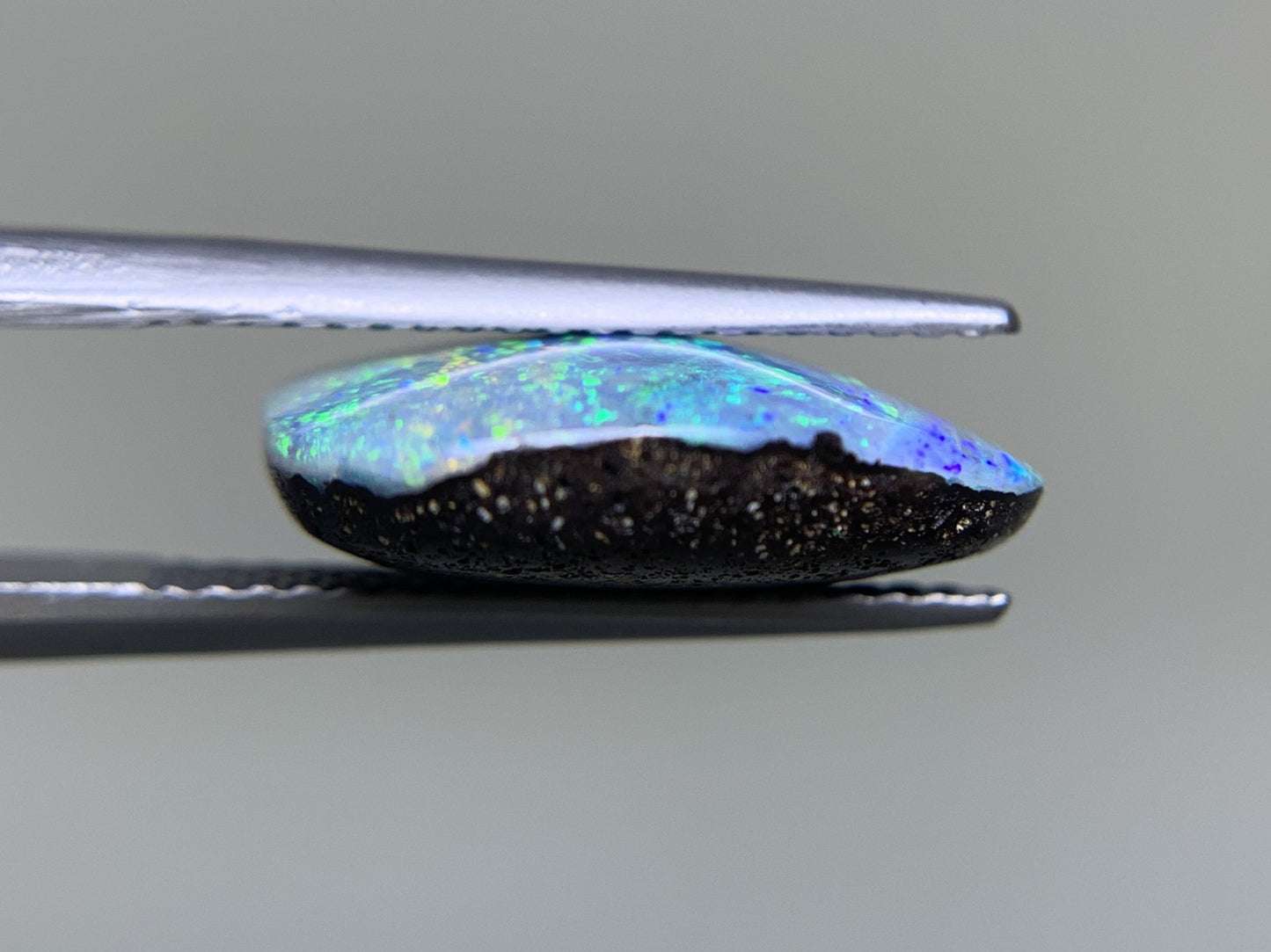 ボルダーオパール 6.302ct  宝石ソーティング付き  15.3㎜×12.3㎜×4.9㎜  ルース（ 裸石 ） 2131Y