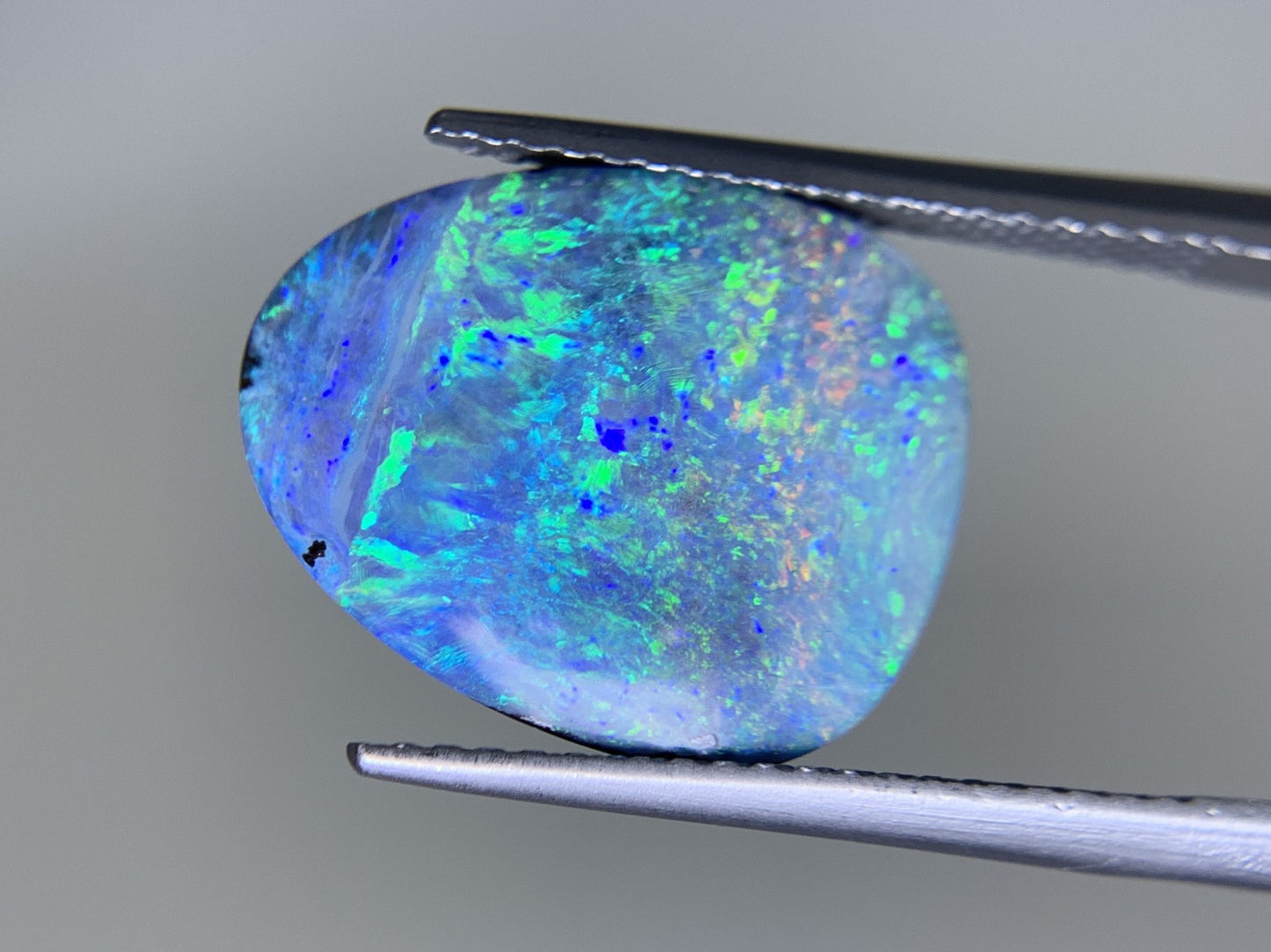 ボルダーオパール 6.302ct  宝石ソーティング付き  15.3㎜×12.3㎜×4.9㎜  ルース（ 裸石 ） 2131Y