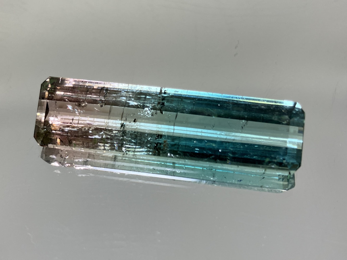 パーティカラードトルマリン 23.479ct  中央宝石ソーティング付き  38.30㎜×10.37㎜×6.26㎜  天然 ルース（ 裸石 ） 4909YY
