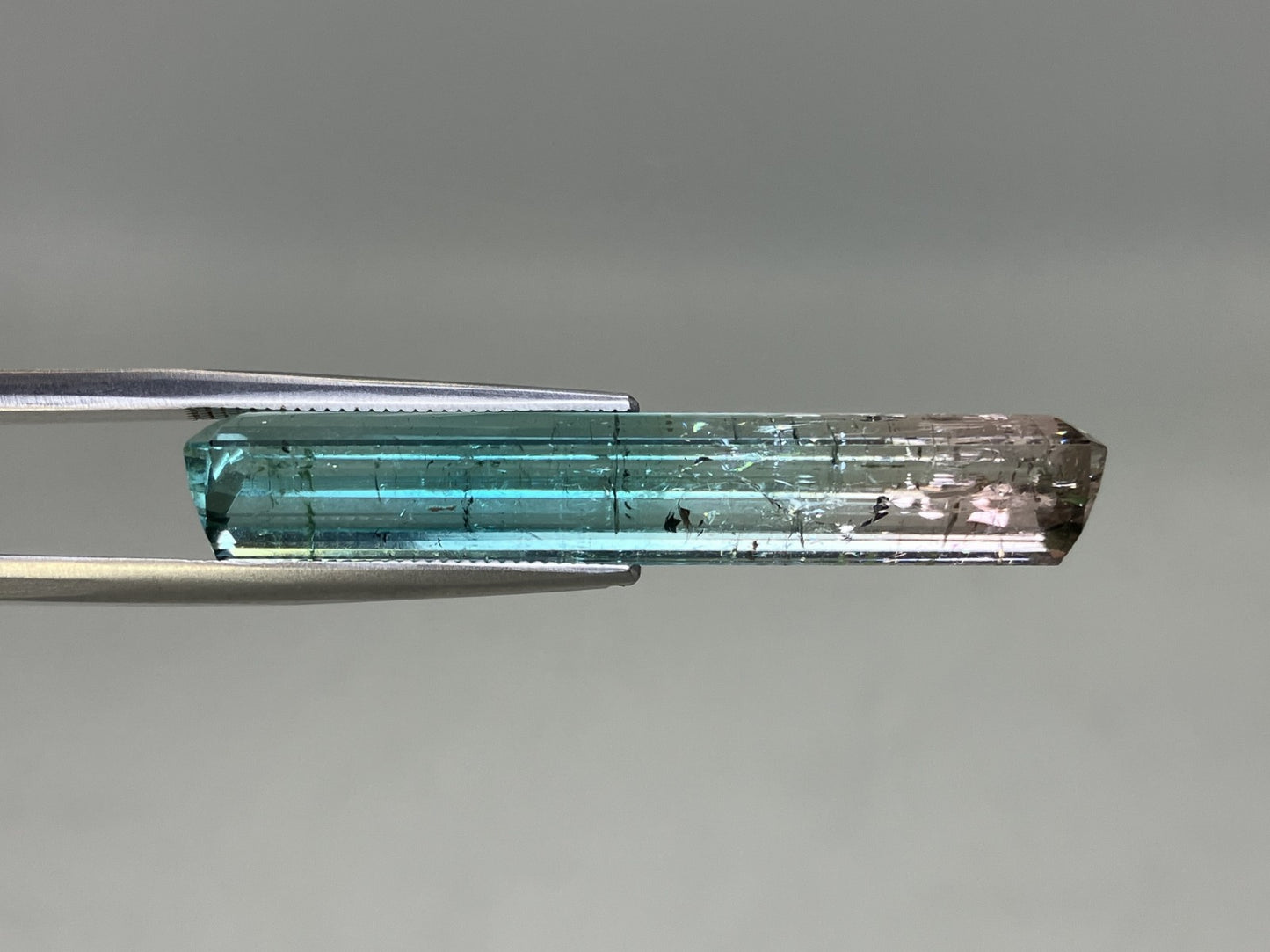 パーティカラードトルマリン 23.479ct  中央宝石ソーティング付き  38.30㎜×10.37㎜×6.26㎜  天然 ルース（ 裸石 ） 4909YY