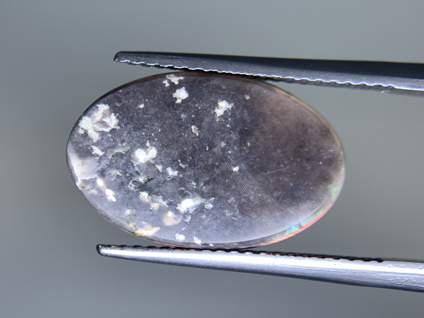 ブラックオパール  天然  4.539ct  中央宝石ソーティング付き  16.9㎜×10.8㎜×3.7㎜   天然 ルース（ 裸石 ） 5209Y