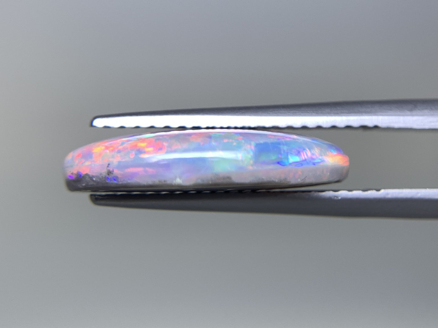 ブラックオパール  天然  4.539ct  中央宝石ソーティング付き  16.9㎜×10.8㎜×3.7㎜   天然 ルース（ 裸石 ） 5209Y