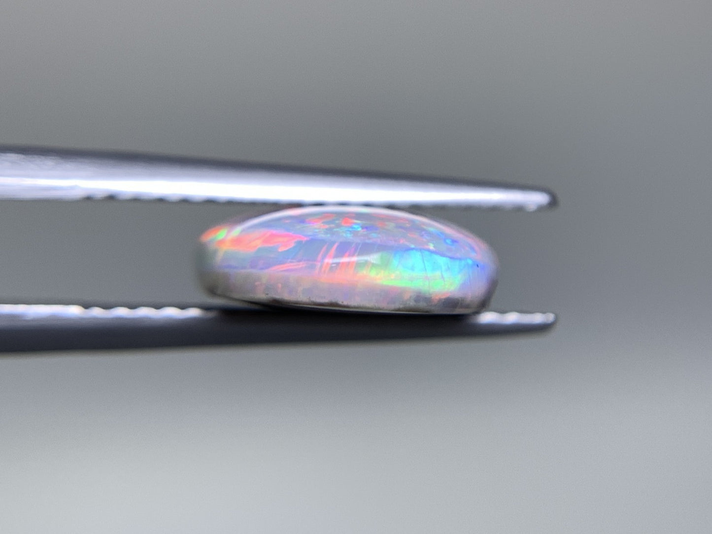 ブラックオパール  天然  4.539ct  中央宝石ソーティング付き  16.9㎜×10.8㎜×3.7㎜   天然 ルース（ 裸石 ） 5209Y