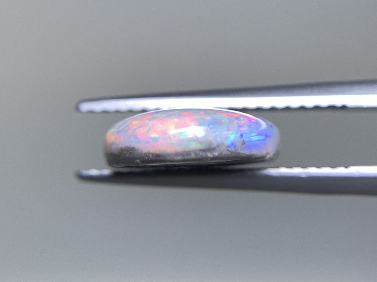 ブラックオパール  天然  4.539ct  中央宝石ソーティング付き  16.9㎜×10.8㎜×3.7㎜   天然 ルース（ 裸石 ） 5209Y