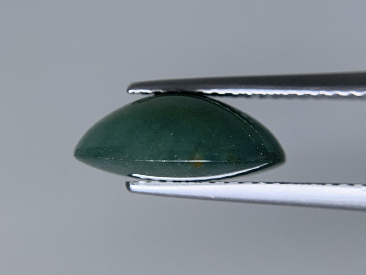 ヒスイ 翡翠 天然 5.496ct 宝石ソーティング付き 12.7㎜×9.5㎜×5.3㎜ ルース（ 裸石 ） 5980Y