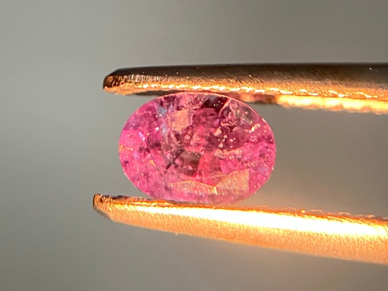 アレキサンドライト 0.332ct 中央宝石ソーティング付き 4.98㎜×3.68㎜×2.46㎜ ルース（ 裸石 ） 3379S