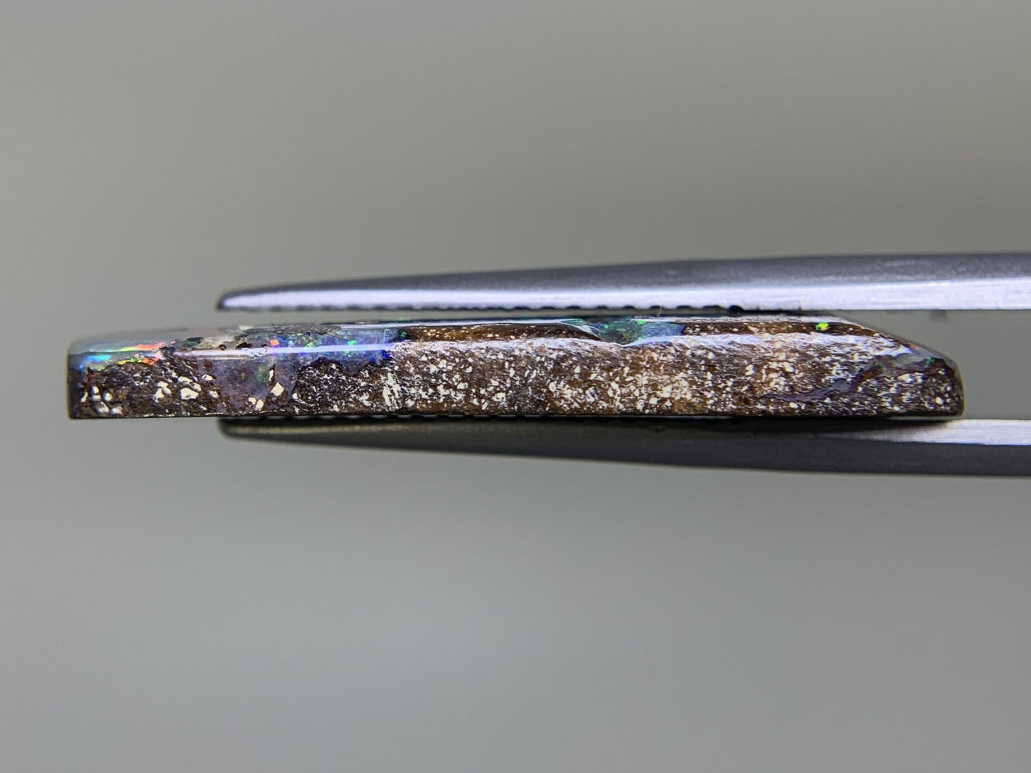 ボルダーオパール 12.387ct  宝石ソーティング付き  27.4㎜×12.6㎜×3.3㎜  ルース（ 裸石 ） 2123Y