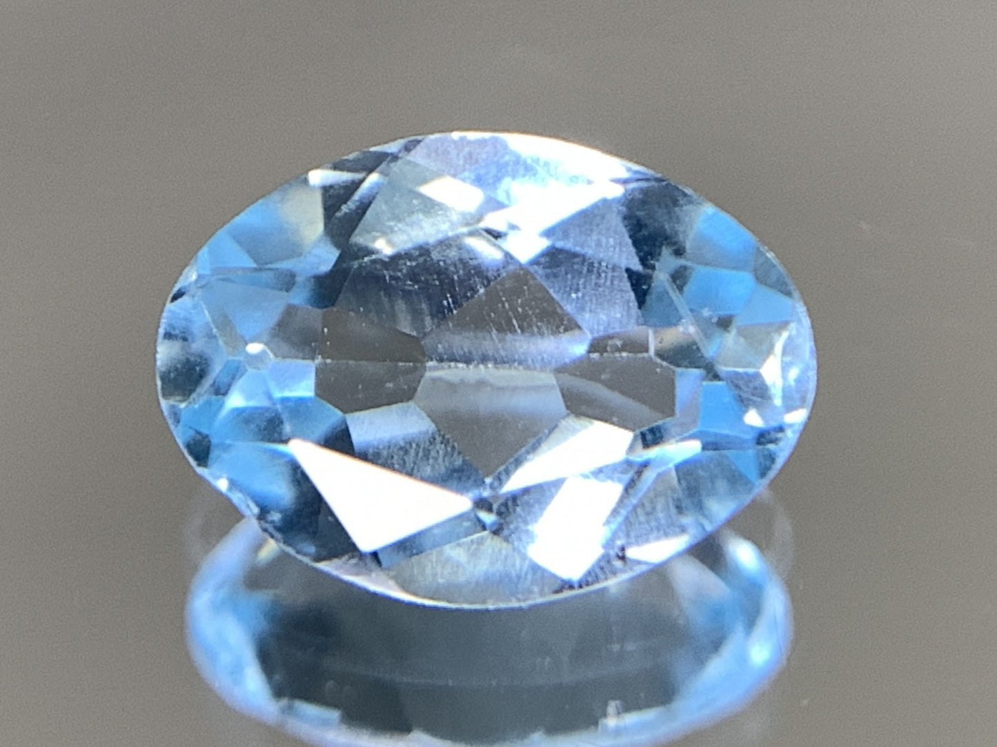 ブルートパーズ 天然 1.184ct 宝石ソーティング付き 7.9㎜×5.8㎜×3.3㎜ ルース（ 裸石 ） 6982Y