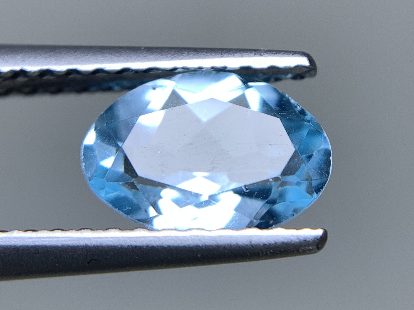 ブルートパーズ 天然 1.184ct 宝石ソーティング付き 7.9㎜×5.8㎜×3.3㎜ ルース（ 裸石 ） 6982Y