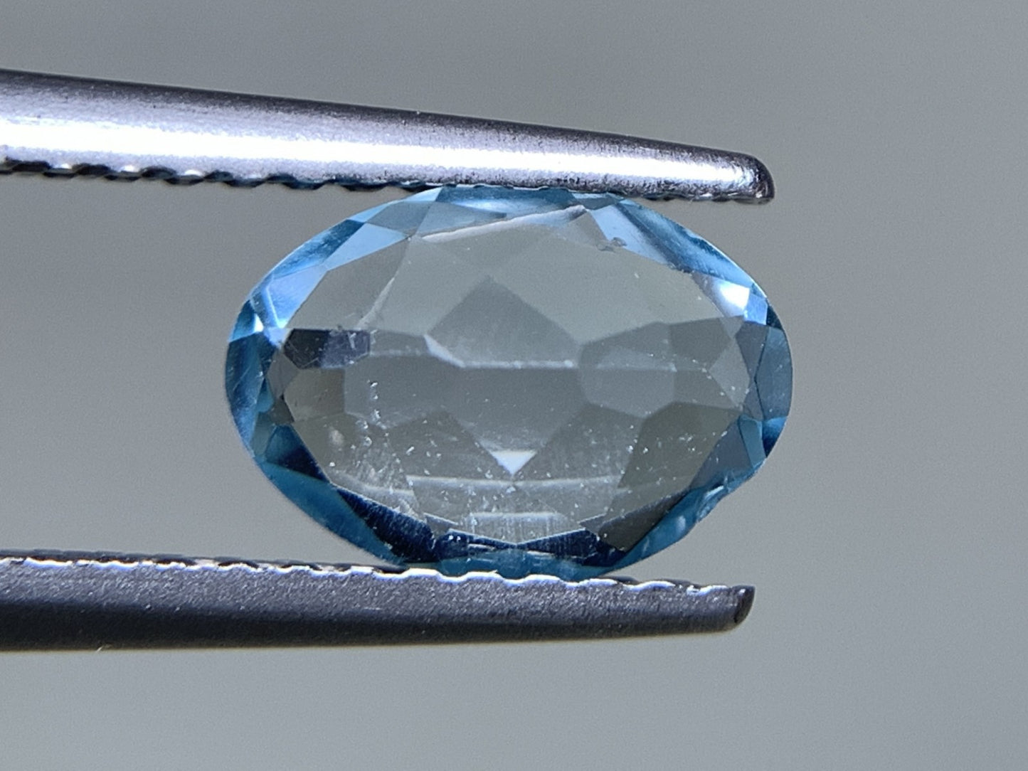 ブルートパーズ 天然 1.184ct 宝石ソーティング付き 7.9㎜×5.8㎜×3.3㎜ ルース（ 裸石 ） 6982Y