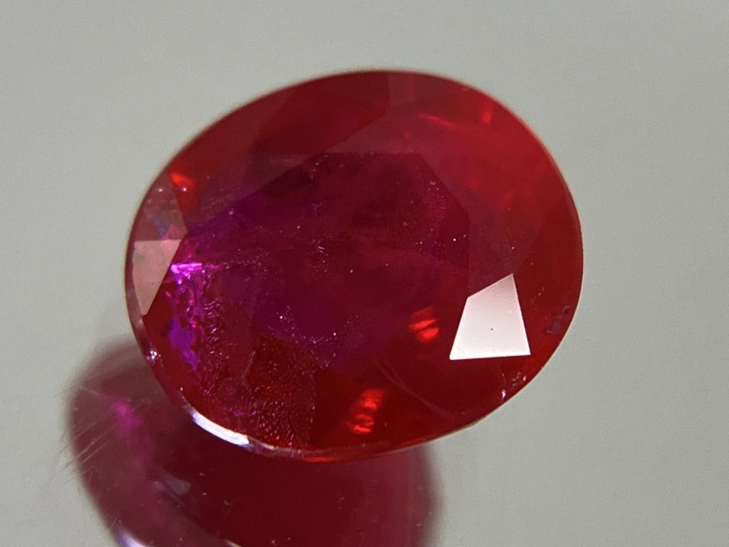 ルビー 1.118ct  中央宝石ソーティング付き  6.56㎜×5.84㎜×3.10㎜  天然 ルース（ 裸石 ） 5025YY