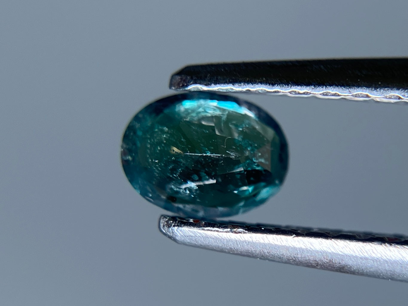 アレキサンドライト 0.332ct 中央宝石ソーティング付き 4.98㎜×3.68㎜×2.46㎜ ルース（ 裸石 ） 3379S
